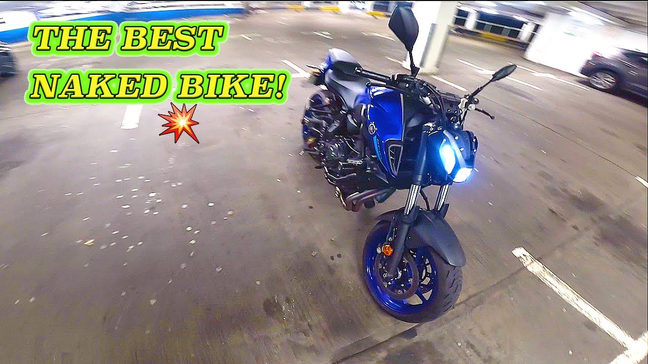 Yamaha MT-07 REVS CRAZY LOUD IN CAR PARK!💥