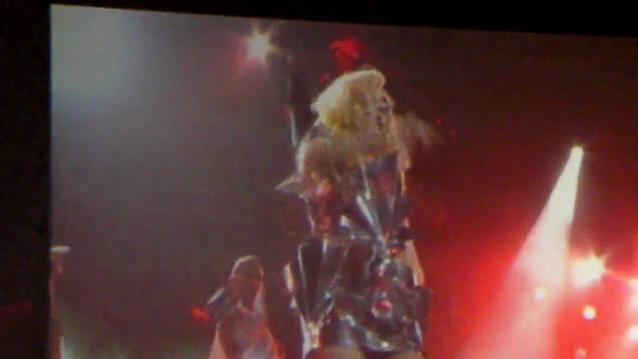 [HD] Lady Gaga Bad Romance Live in New Zealand