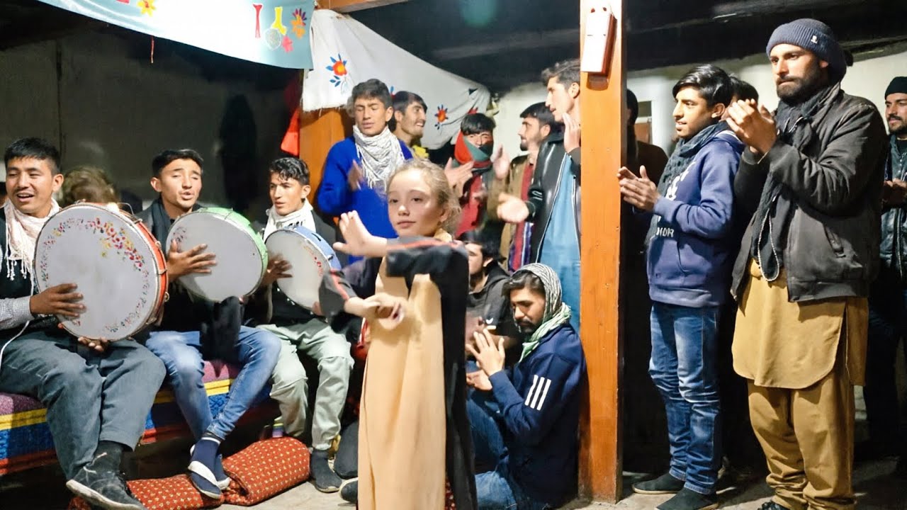 Duff Music Xari | Khowar Duri Desi Mailis | Little Girl Dance on Northern Folk Music