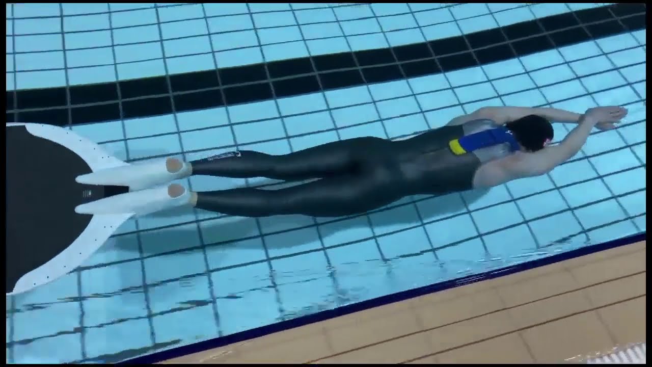 William Joy - first 300m in Asia history with Lobster Neck Weight.