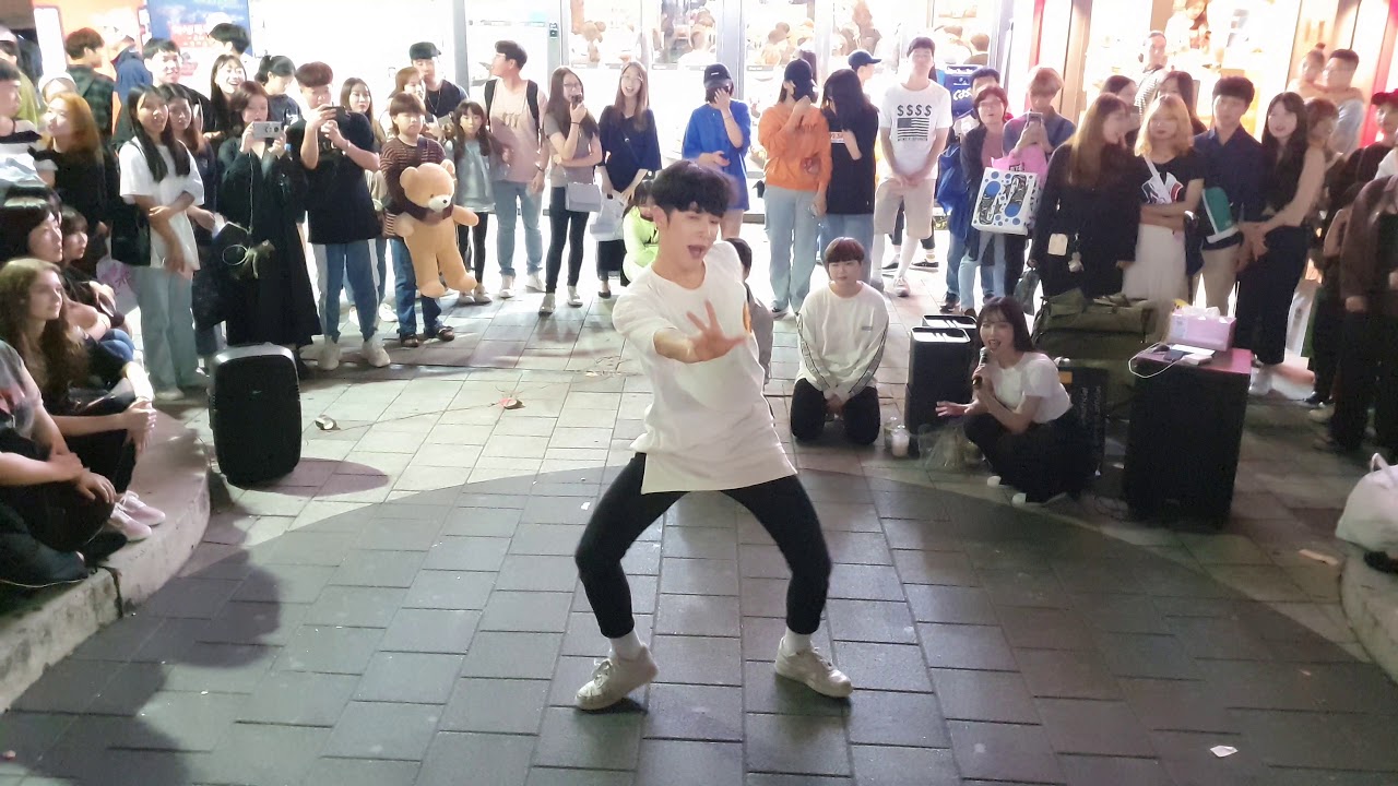 MYM. SHINHWA🤩. CHUNGHA 'SNAPPING' COVER. FANTASTIC PERFORMANCE.
