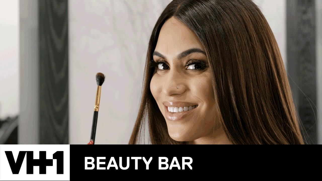Meet Thalia: 'I'm Straight to the Point' | VH1 Beauty Bar