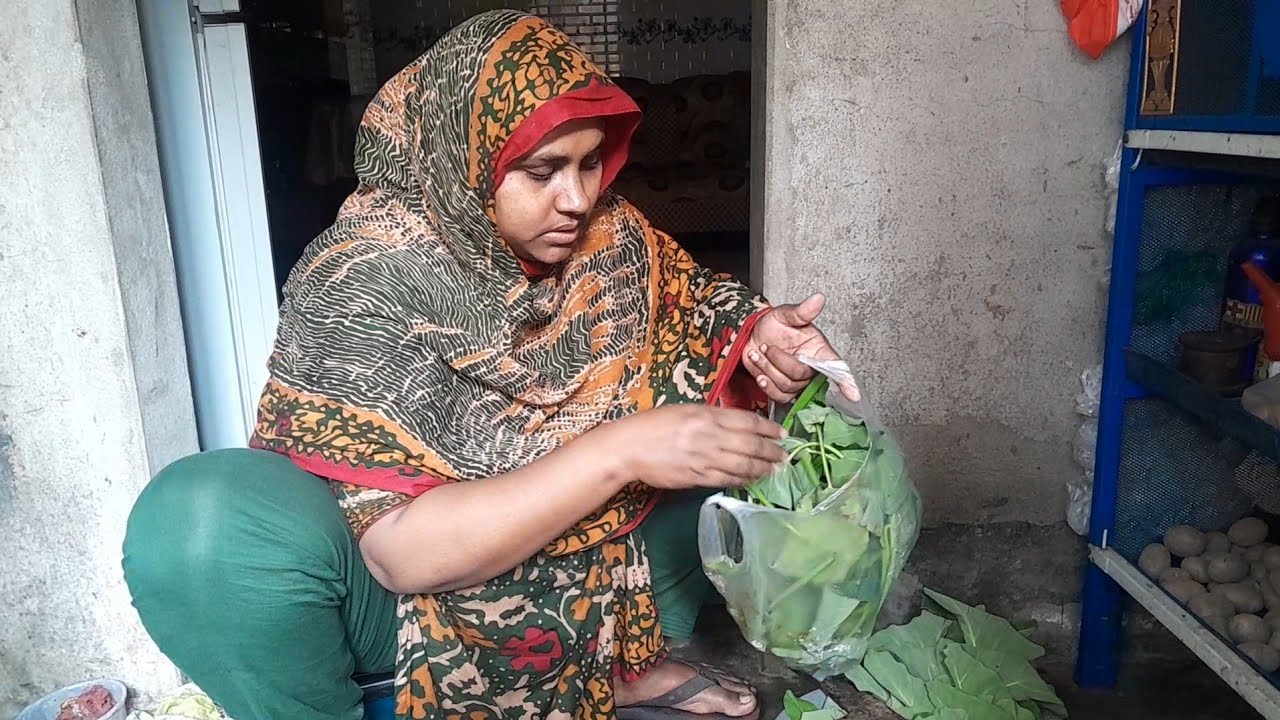 আজ কচুর শাক রান্না করলাম তার সাথে সামিরা কি কি ইফতার বানালো # Papiya Lifestyle 
