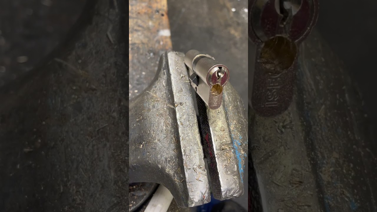 Schloss richtig  aufbohren ausgesperrt? Hier zeige ich eine L&ouml;sung #skills #lockpicking #home #skill