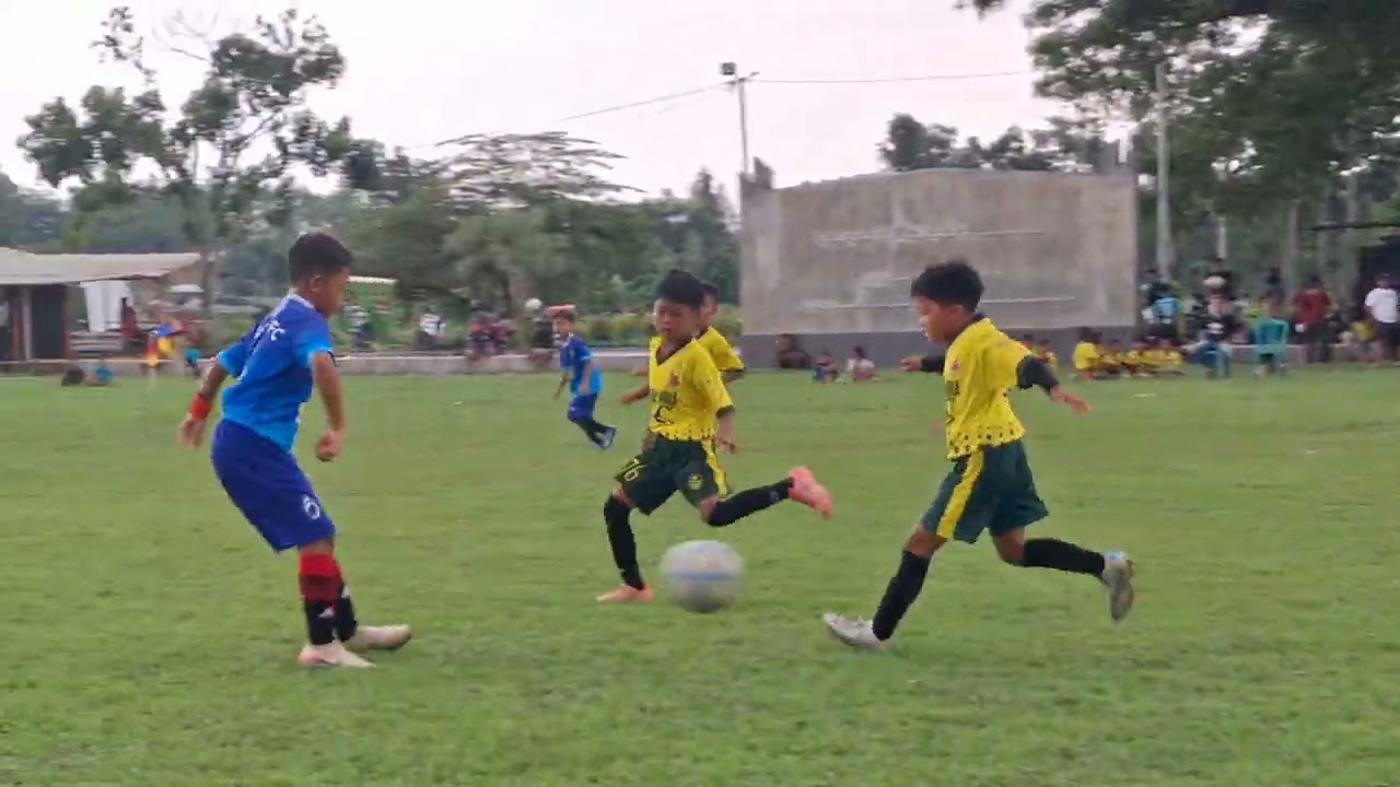 Garuda Muda vs Arplos FC KU 2016 laga Ngaglik Junior Education Football 2026 Game 2
