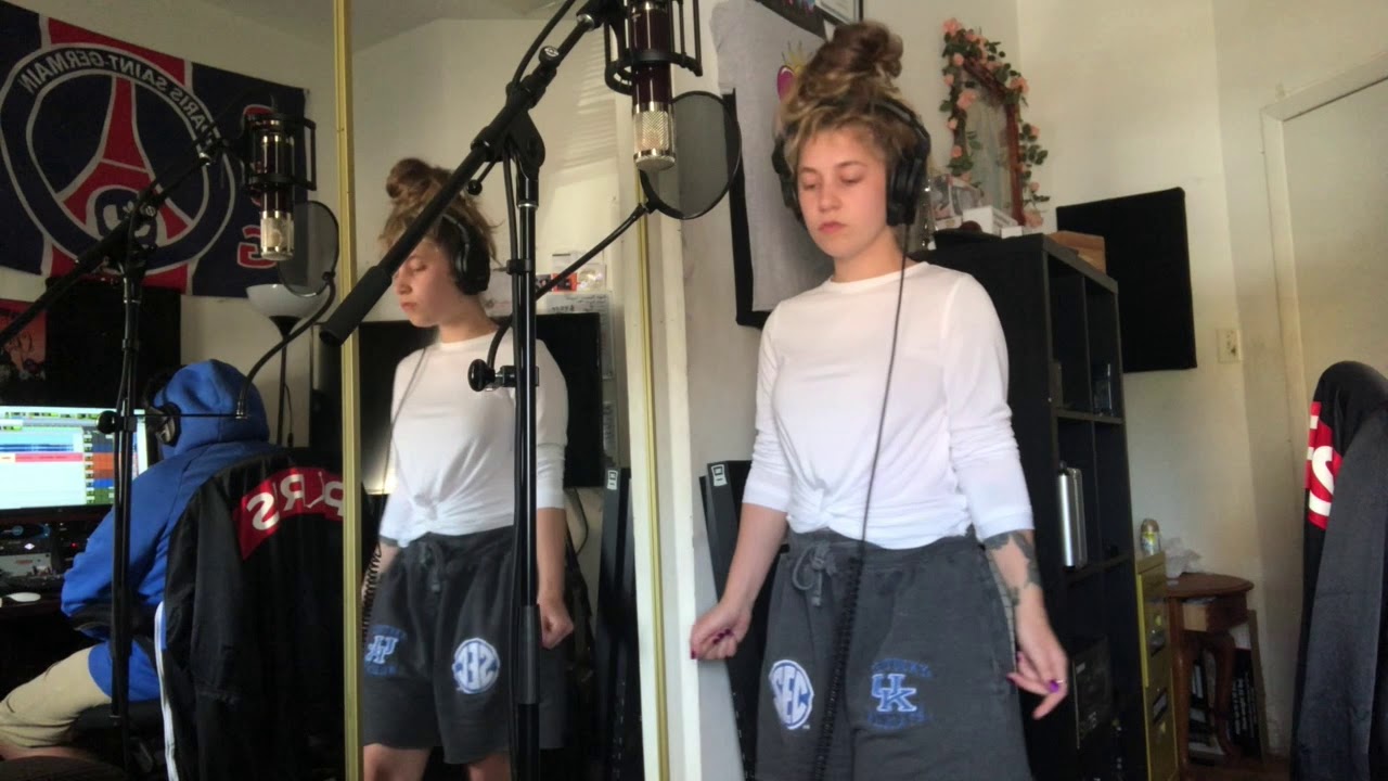 Sydny August - Come Around (live)