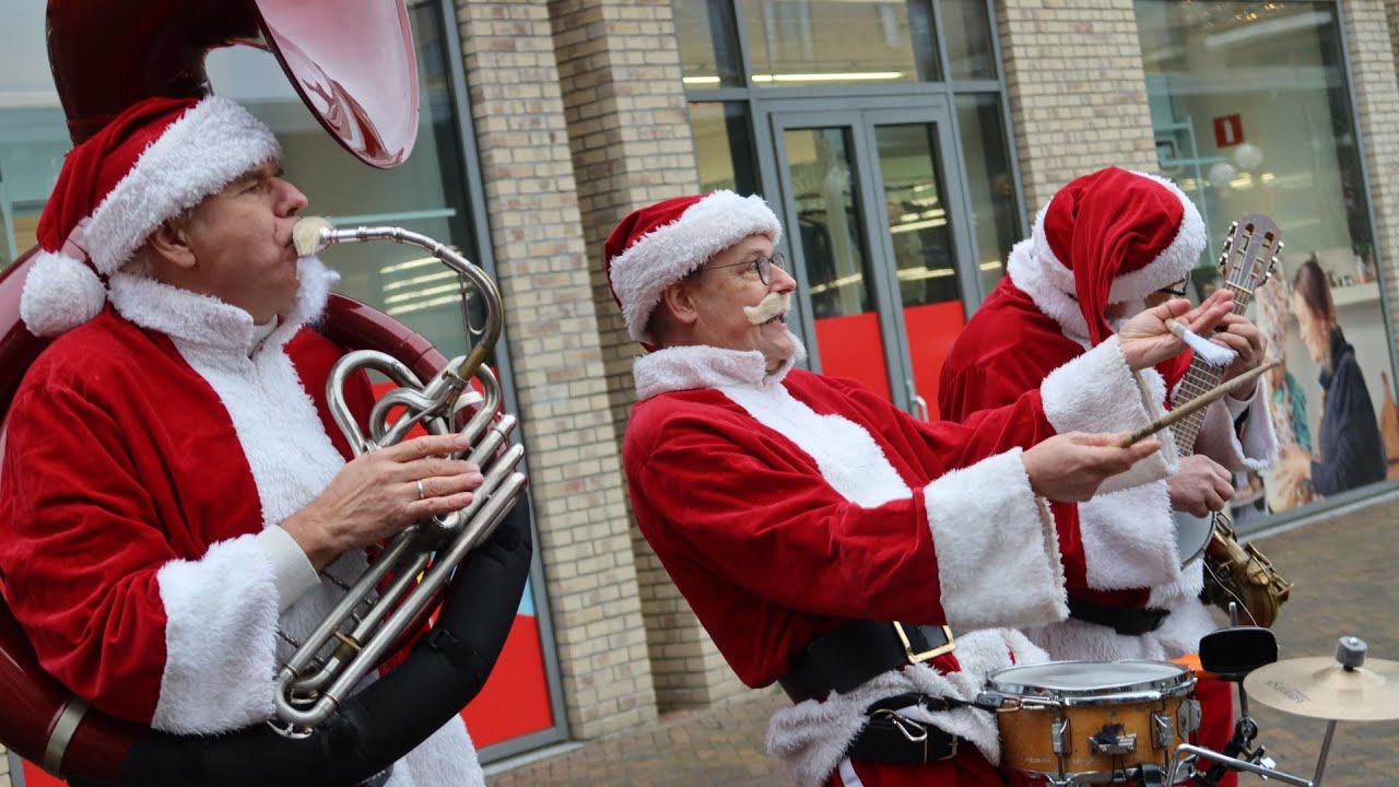 De Nieuwe Kerstmannen op Winkelcentrum Terwijde in Utrecht 2024