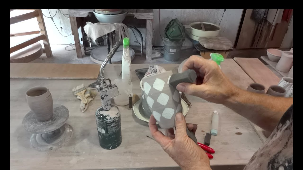 Using white slip stencils and brushes with Simon Leach