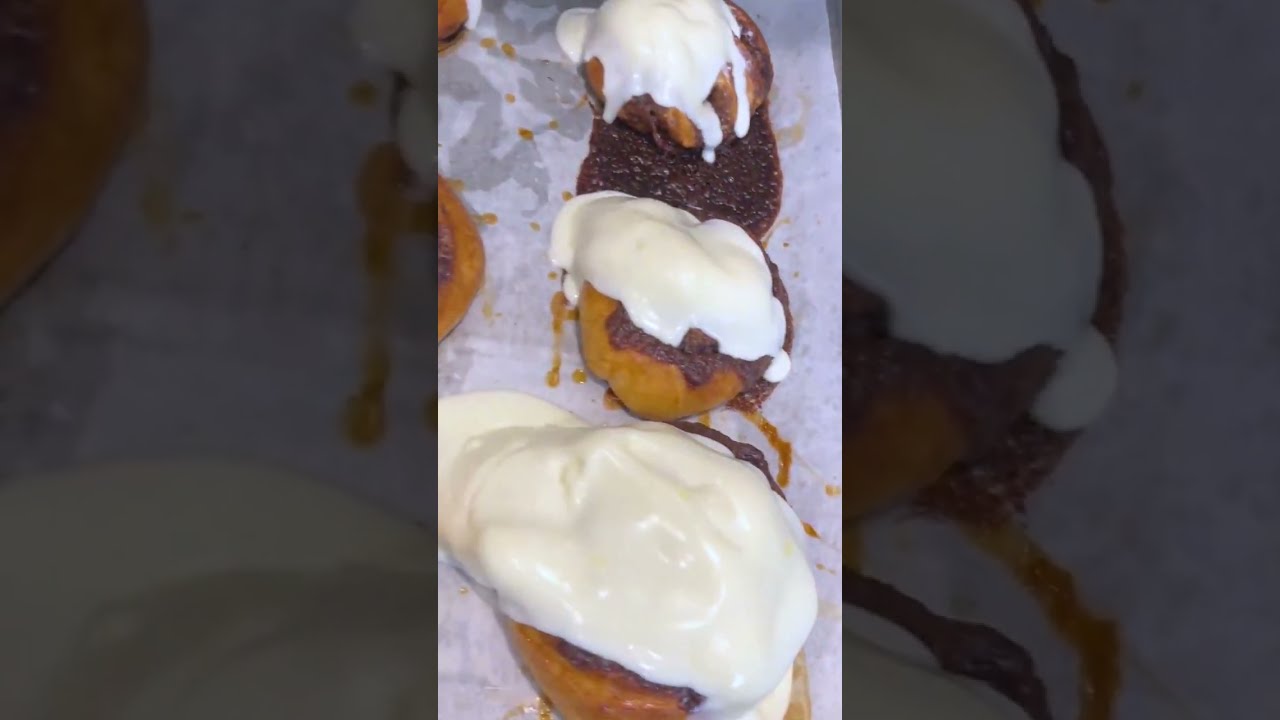 Quick and Easy Cream Cheese Frosting Recipe in 30 Seconds!