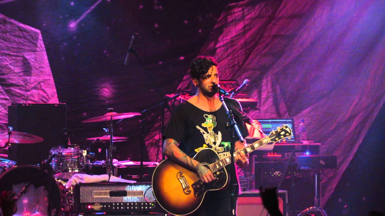 10 - Cada Poça... Lágrimas (pedido casamento) - Fresno ao vivo Music Hall BH 17/05/2014