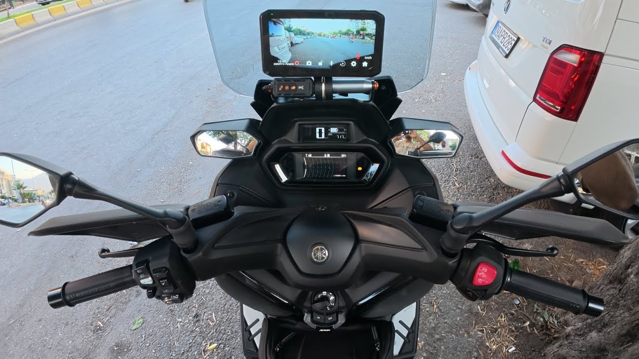 YAMAHA XMAX250 TECH-MAX 2024 MODEL SİS FARI CARPLAY İNCELEMESİ 