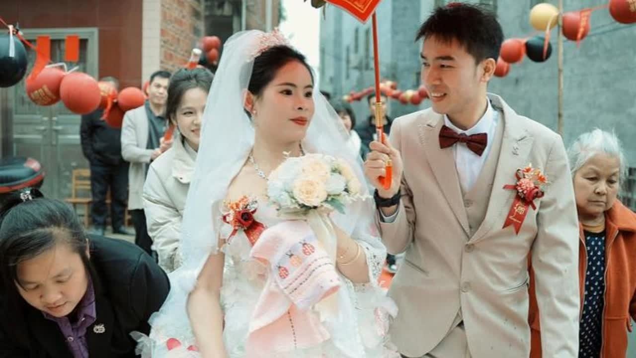 婚礼纪实 时间不会停止，能留住时间的就只有这个录像了。人生的道路，向前看，未来，充满期待。回首，幸福永存！#婚礼跟拍 #农村婚礼 #婚礼纪实 #出嫁那天 #喜结良缘