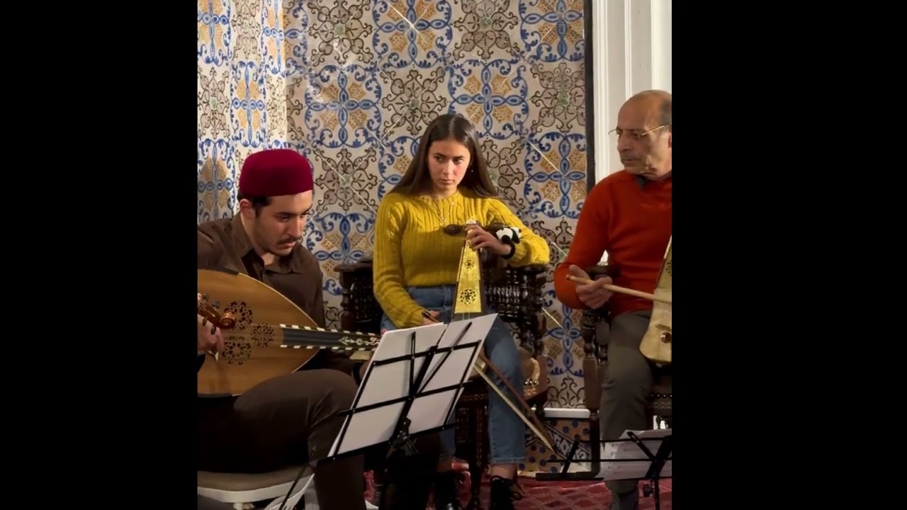 بشرف سماعي اصبعين