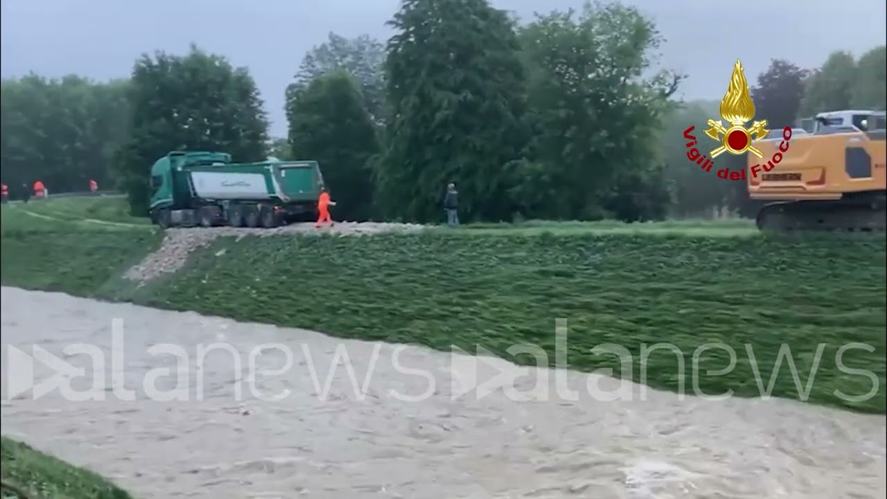 Maltempo in Veneto, rompe gli argini il fiume Muson: abitazioni isolate