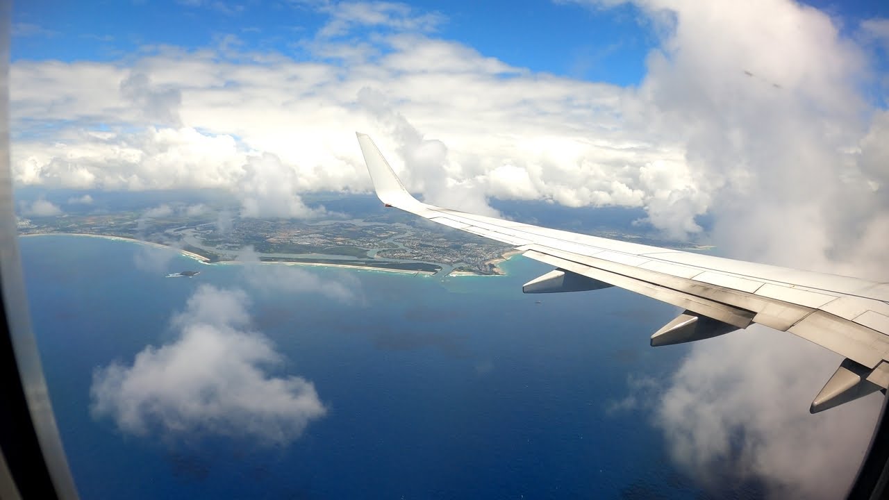 Beautiful Coastal 4K Landing at Gold Coast Airport runway 14 / Boeing 737-800 Virgin Australia