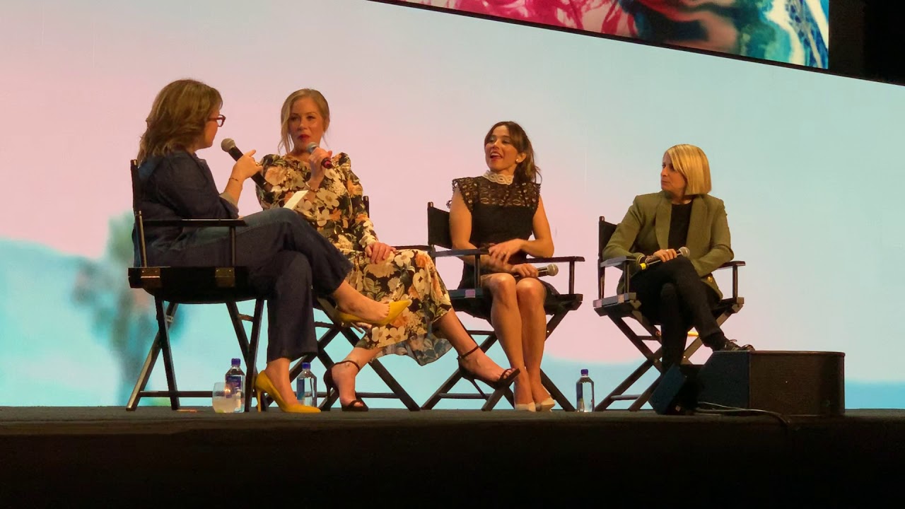 死生之交 DEAD TO ME conversation with Christina Applegate, Linda Cardellini and Liz Feldman on 6/3/2019.