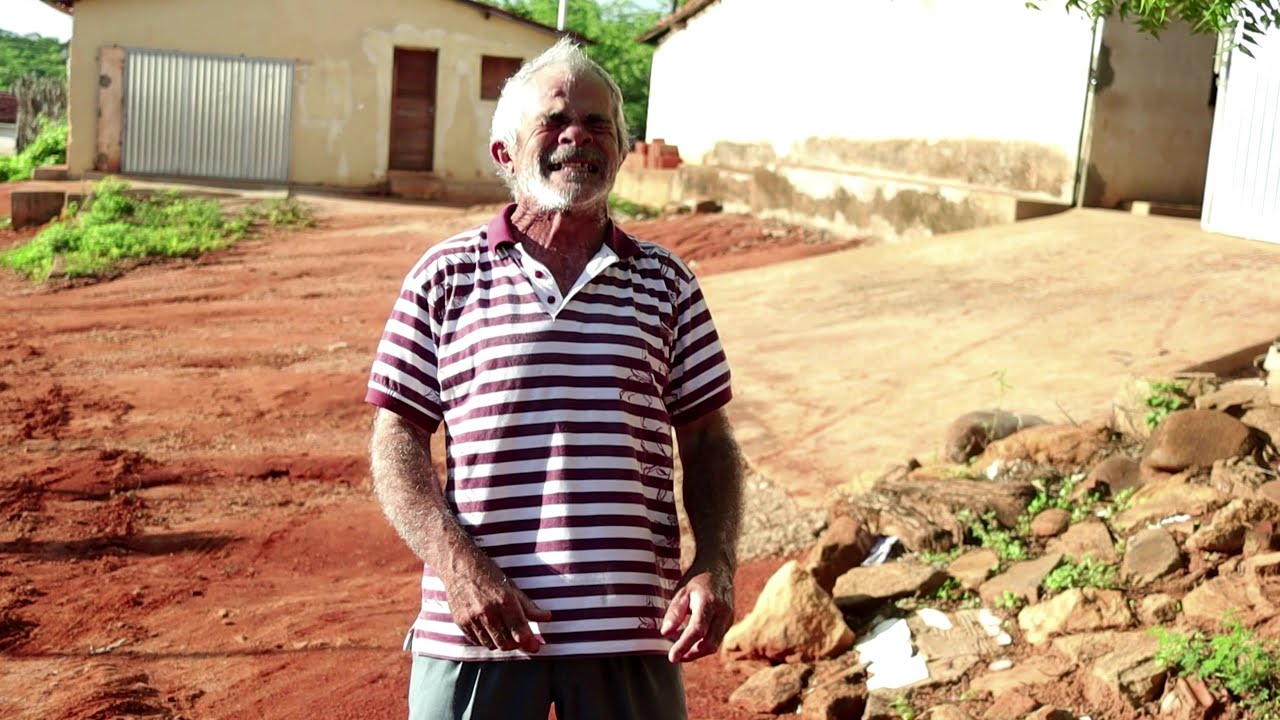 joaquim faz ums picoles de pimenta e da pra seu antonio