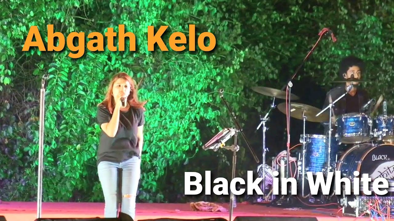 Abghat Kelo (Konkani Song) / Geneveive D'souza (Amazing Singing) / Black in White