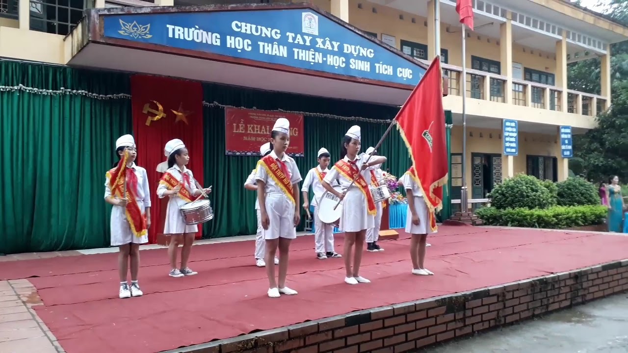 Toàn cảnh lễ diễu hành khai giảng trường thcs Cù Vân năm 2017 - 2018
