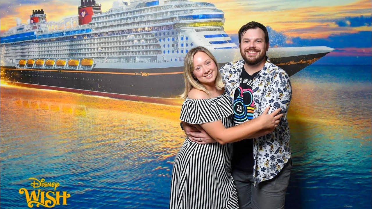 Disney Wish Cruise DAY AT SEA! Infinity Pool, Jacuzzi, 1923 Dinner, Dance Parties, Silent DJ & More