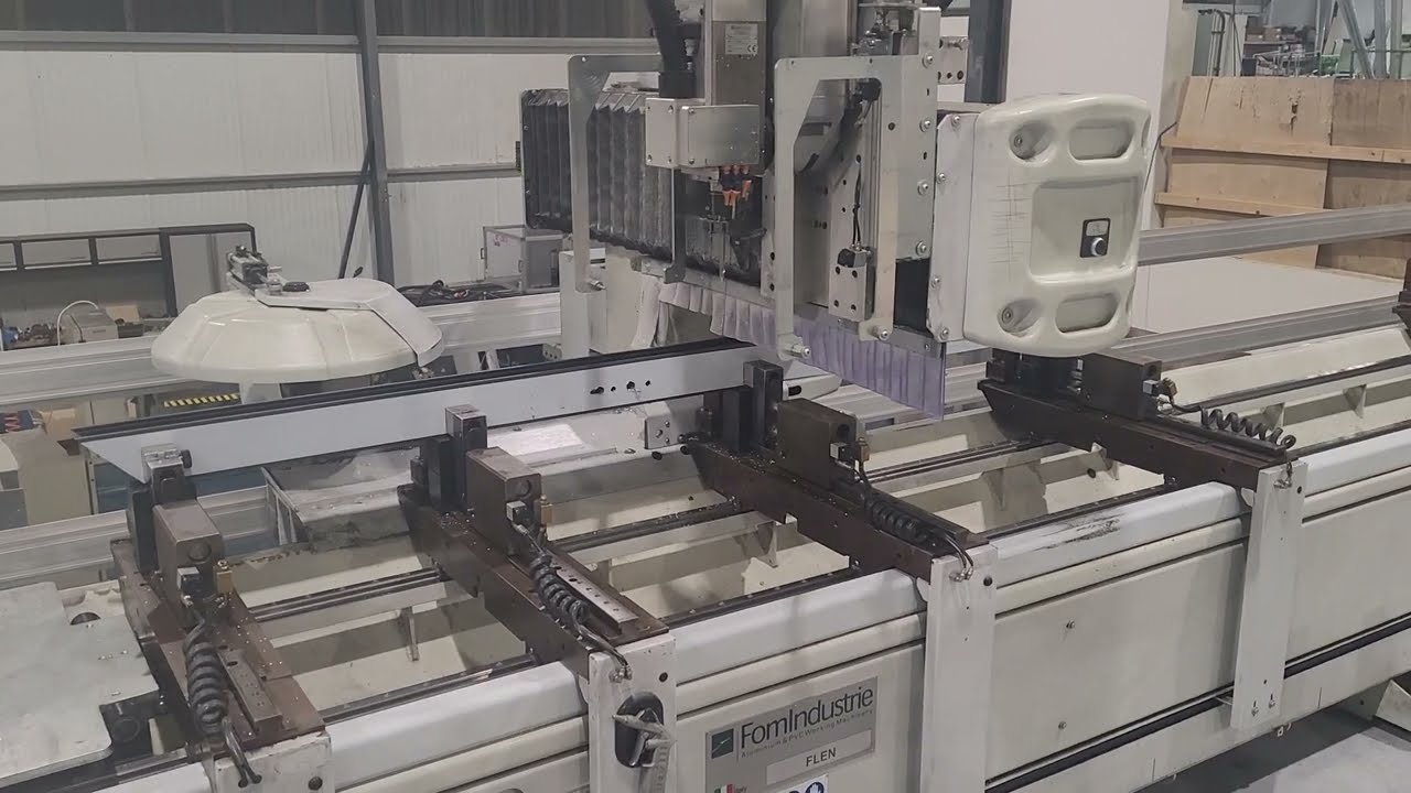 Machining aluminium profile with FOM INDUSTRIE FLEN 2