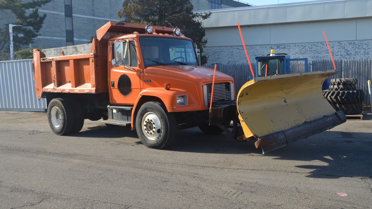 1995 Freightliner FL70 Dump Truck with Snow Plow - Auctions International 