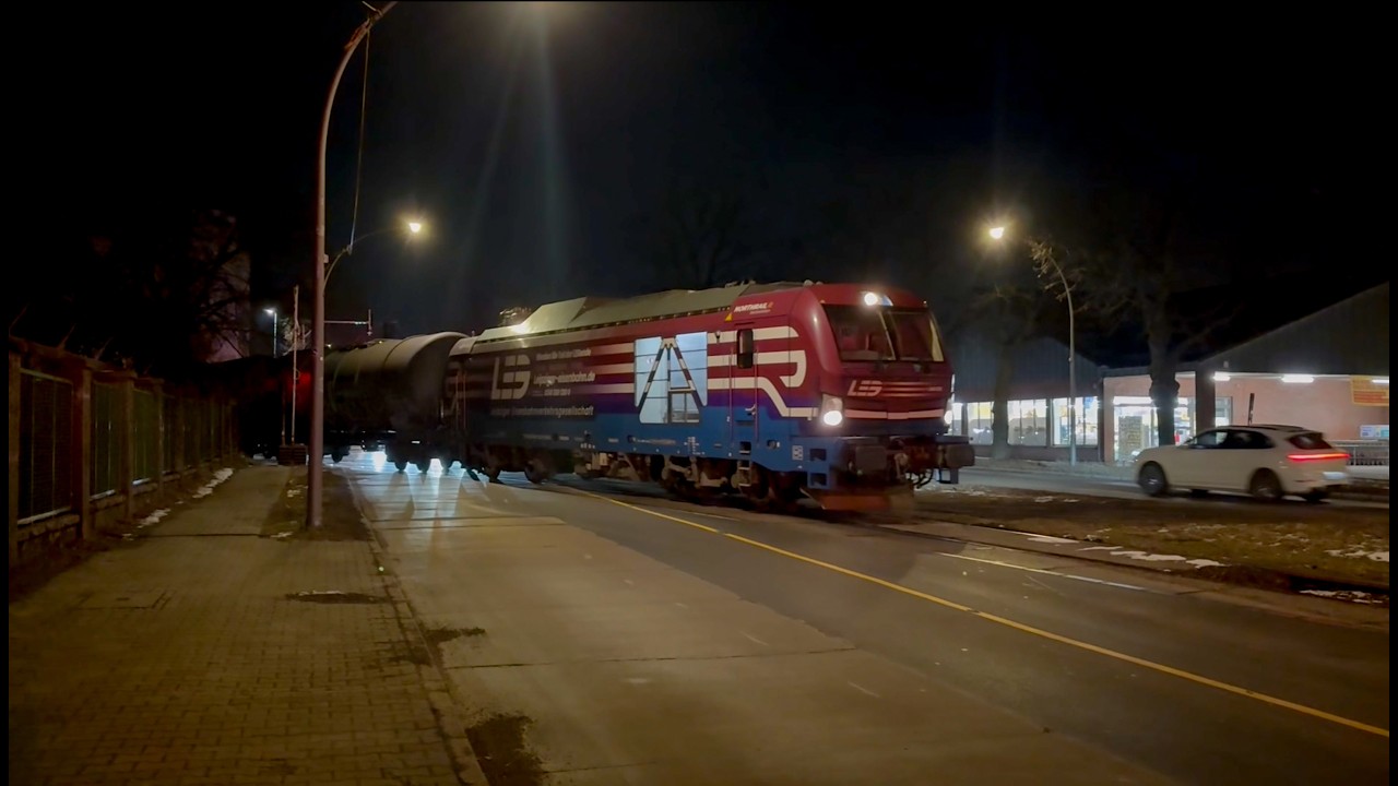 Die LEG 248 022 bei der Abholung von Kesselwagen aus dem Tanklager Rudow.