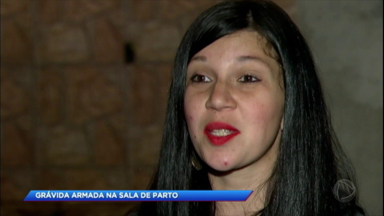 Mulher leva arma para maternidade com medo de violência obstétrica e é presa após dar à luz