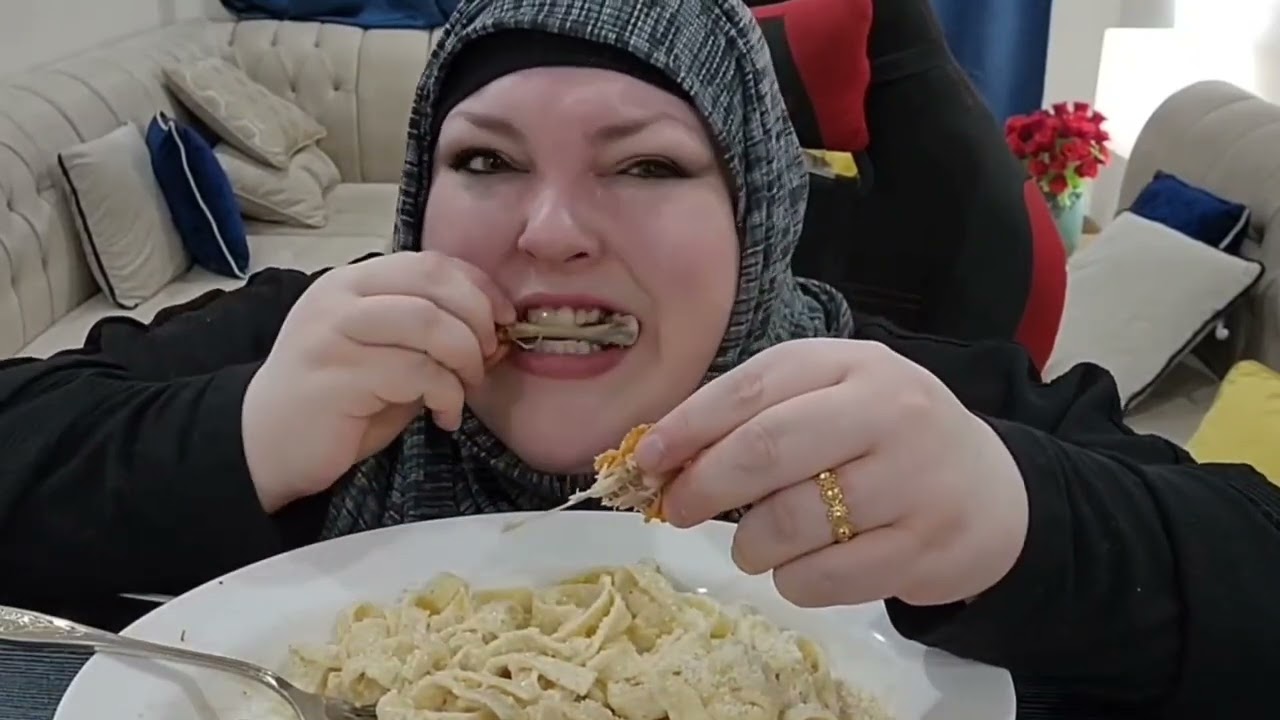 EVERYDAY MARIAM aka FOODIE BEAUTY I CANT CONTROL BODILY FUNCTIONS IN PUBLIC