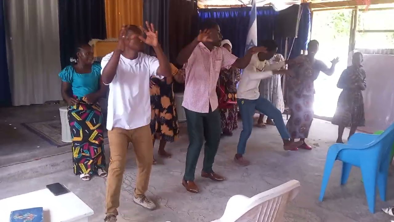 Tunawakalibisha kanisa la P.A.G(T) zingiziwa karmel power of god kwaya kwa mchungaji ISAYA MWEGEERU