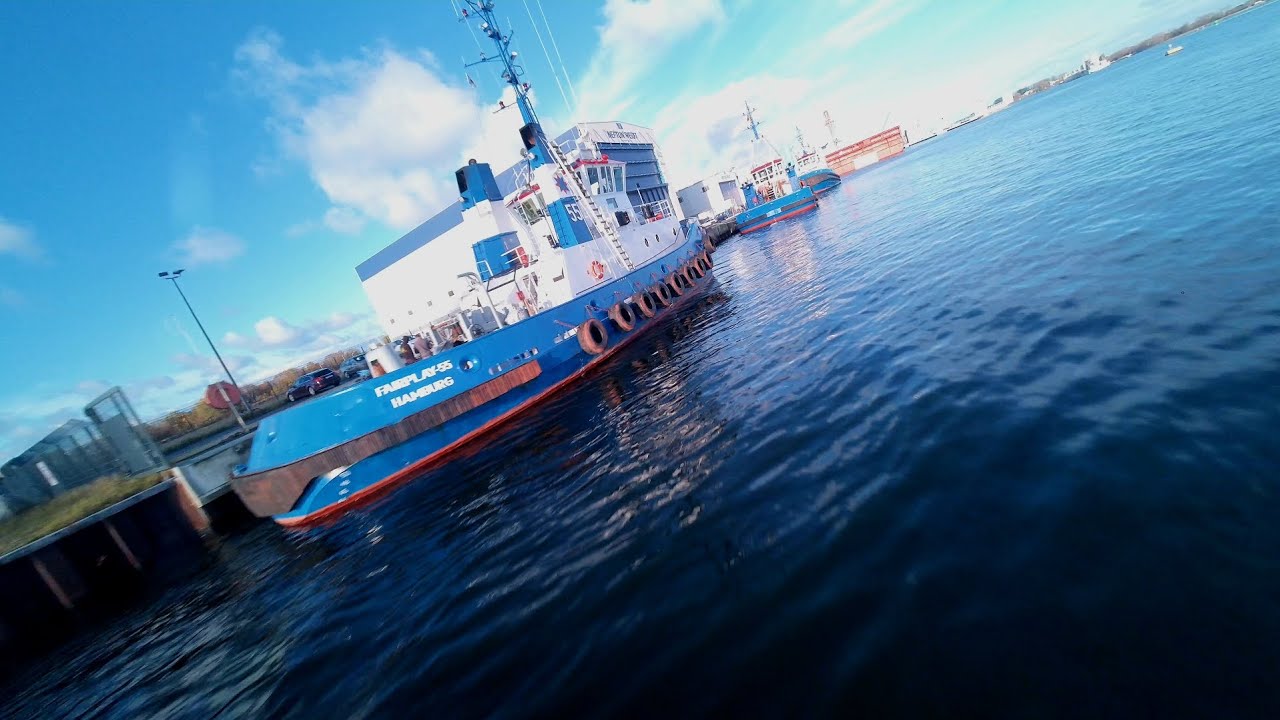Schlepper Fairplay 55 Rostock, Cinematic FPV