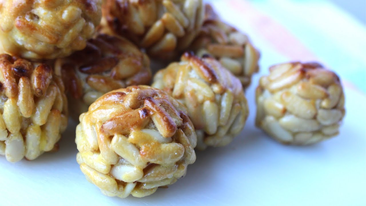 Panellets de Pinyons