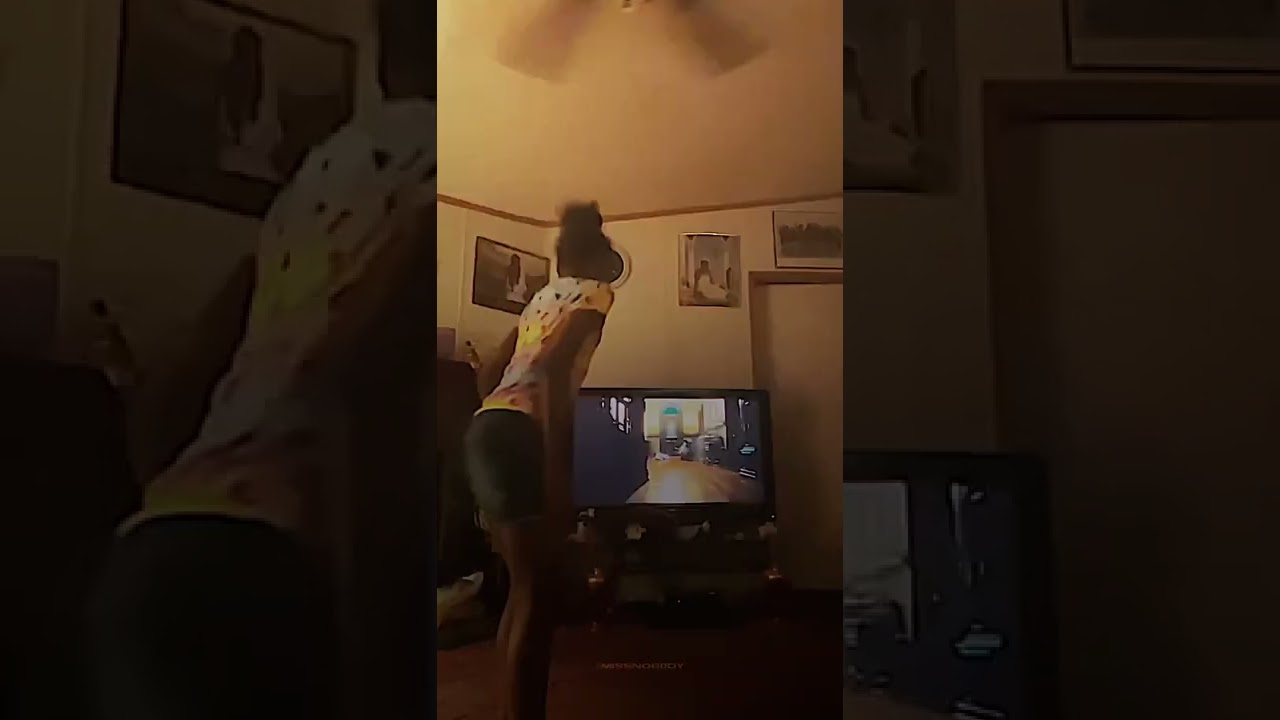 step 1: DONT FING A PILLOW AS AN FRISBEE AND BREAK THE TV! || Missnob0dy ||