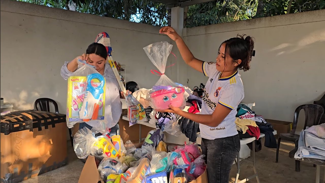 Los Regalos Pa' Los Niños Ya Están Empacados, Que Lindos 🥰