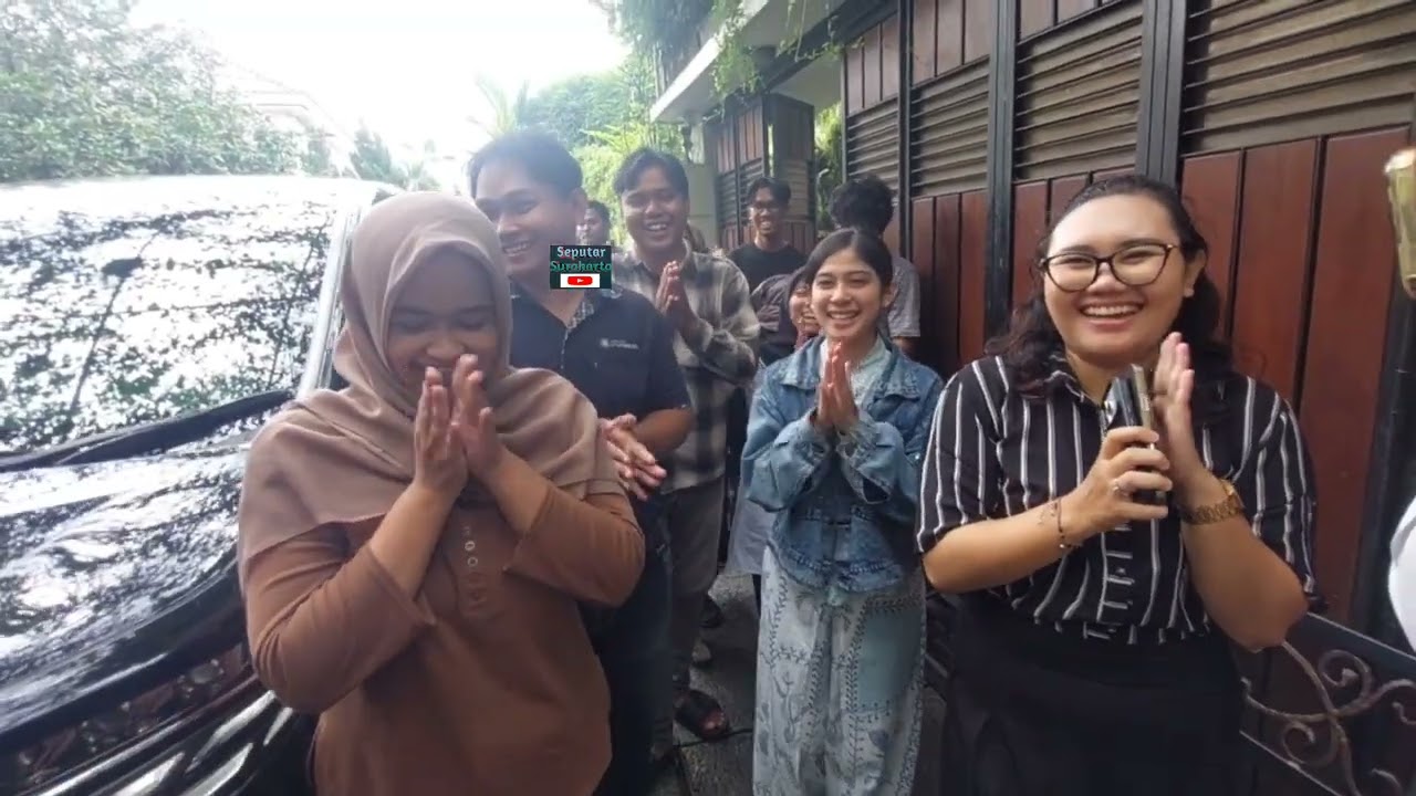 Jokowi Kaget Datangi Belasan Mahasiswa Magang Kerja UNS, Perpisahan Kediaman Minta Doa Lulus Kuliah