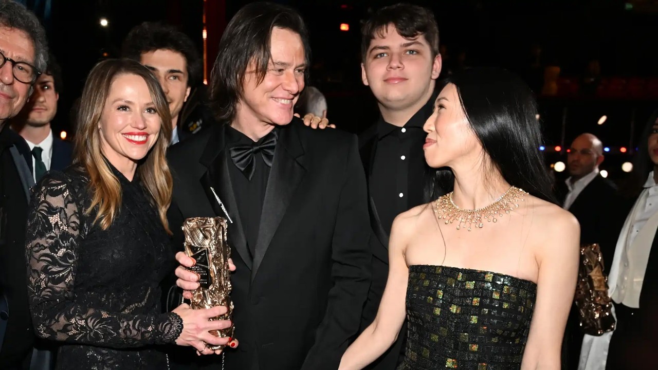 Jim Carrey Thanks His 'Sublime Companion' Min Ah as He Accepts Lifetime Honor at France's César Awa