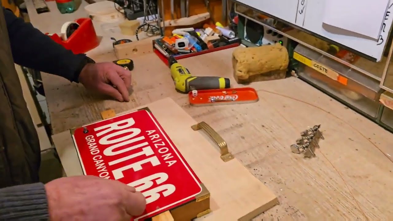 come si assembla una cigar box guitar Matteacci's