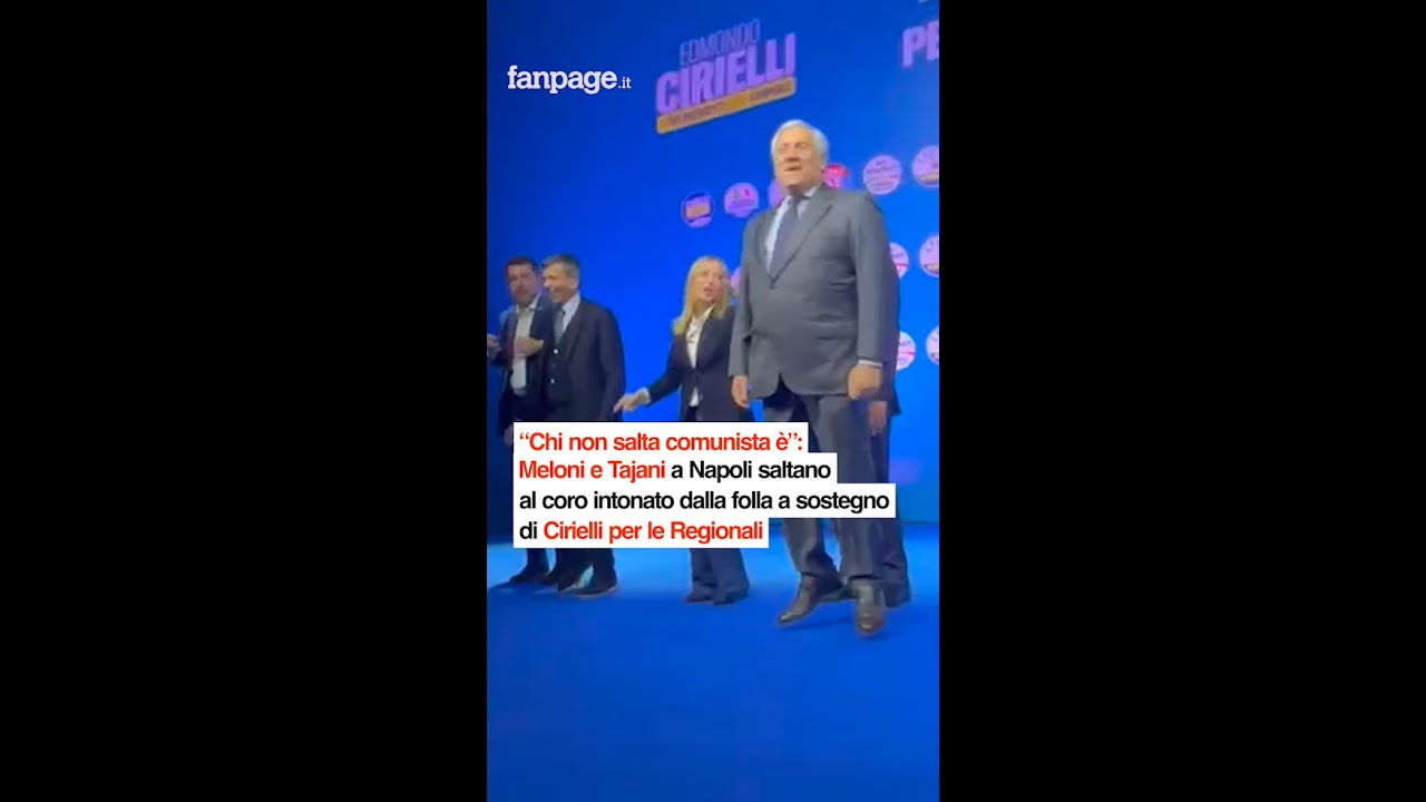 &ldquo;Chi non salta comunista &egrave;&rdquo;: Tajani a Napoli salta al coro intonato dalla folla a sostegno di Ciriel