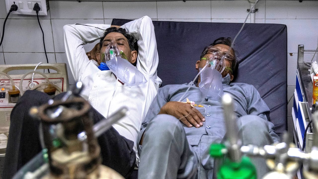 India: Delhi heads into lockdown as Covid cases soar across country
