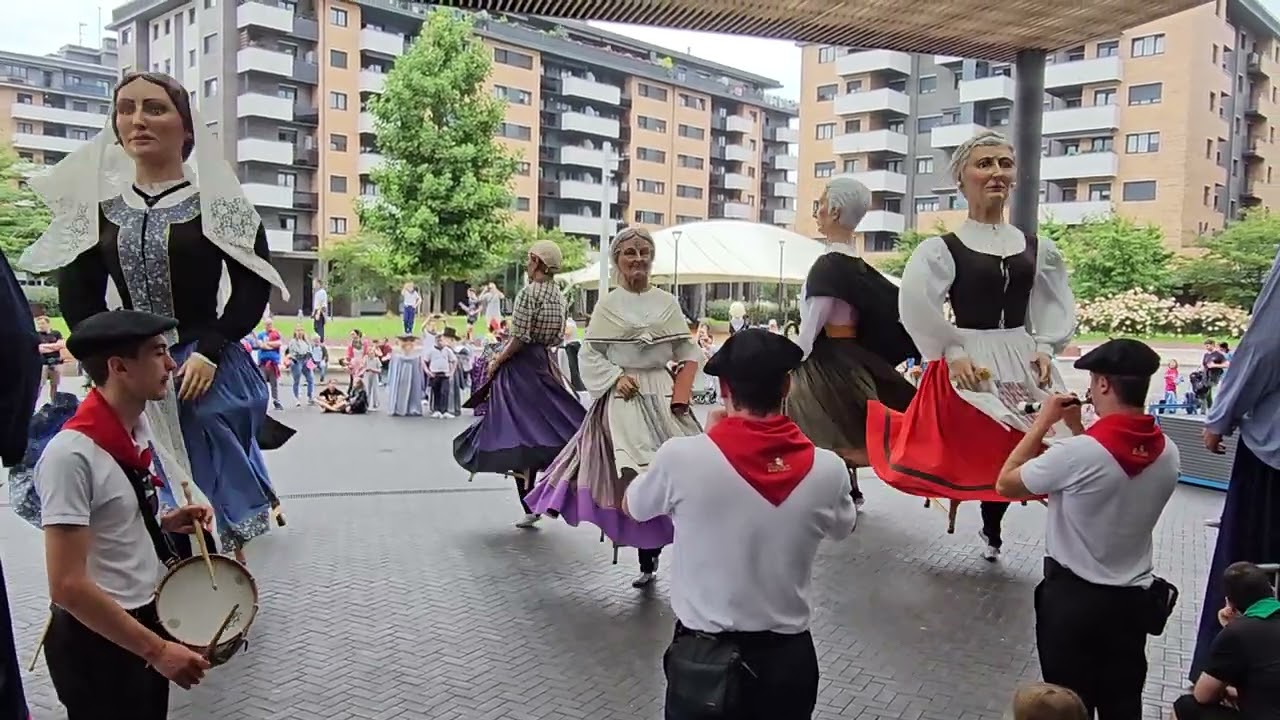 Gigantes de Buztintxuri- ko Erraldoiak, Santio Jaiak, 2025. Astigarraga.
