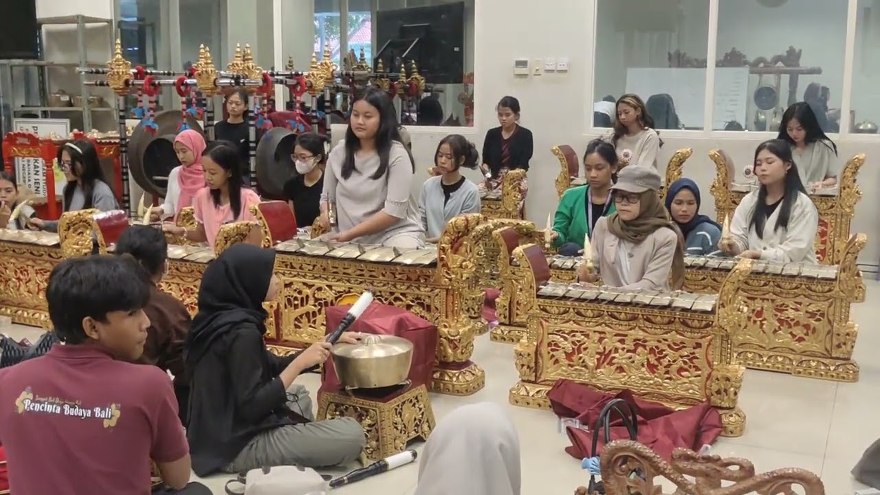 IRINGAN TARI BALI SEMESTER 2 UNIVERSITAS NEGERI JAKARTA