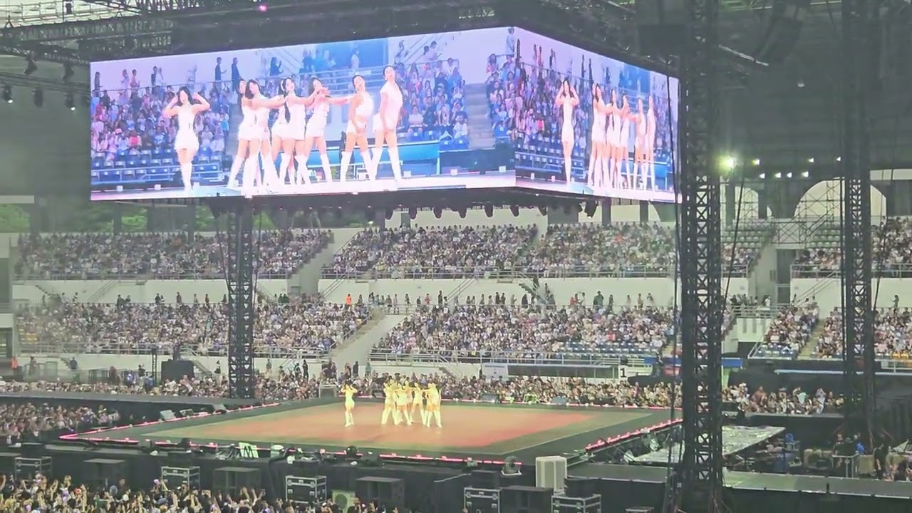 TWICE トゥワイス 트와이스 - 「Strategy」live || 251025 Kuala Lumpur, KL, Malaysia