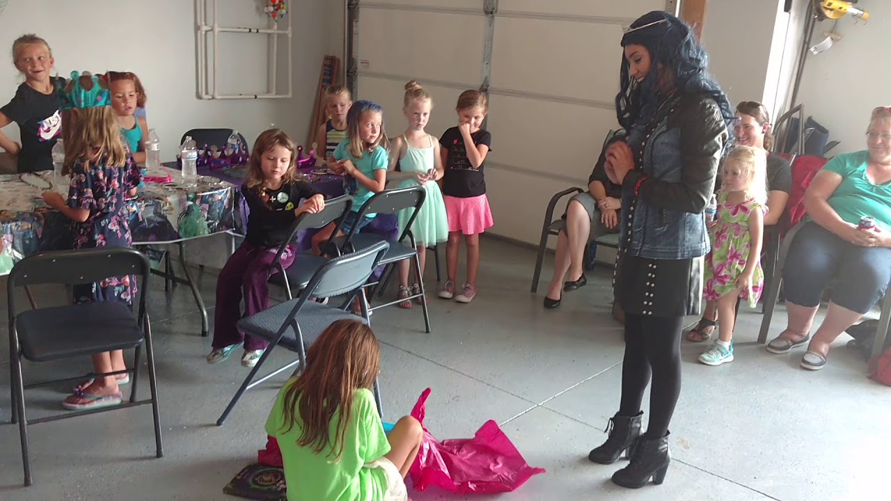 Evie from Descendants shows up at the party