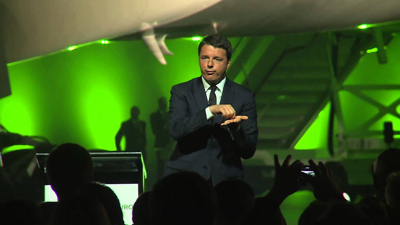 Il presidente  Matteo Renzi è intervenuto alla presentazione del nuovo marchio Alitalia (HD)