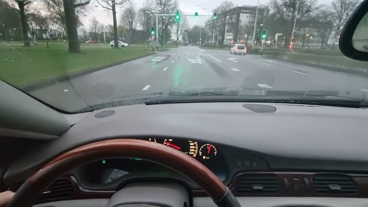 Cadillac Seville STS 4.6 V8 2004 | POV EVENING DRIVE