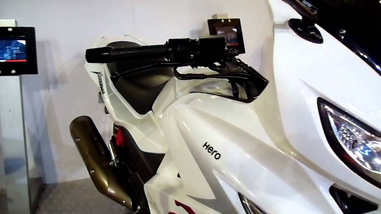 Hero Karizma in White at Auto Expo 2012, New Delhi, India