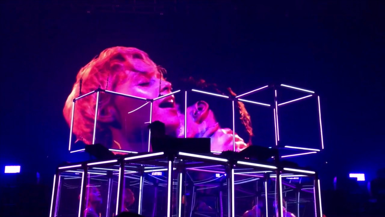 Flume - Pika w/ You & Me (Flume Remix) w/ Tiny Cities (Outro Edit), live in Berlin on 09.11.16