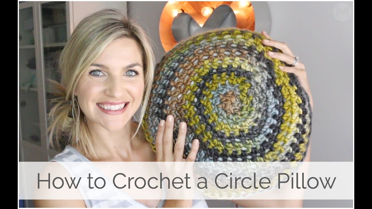 How to Crochet a Round Pillow