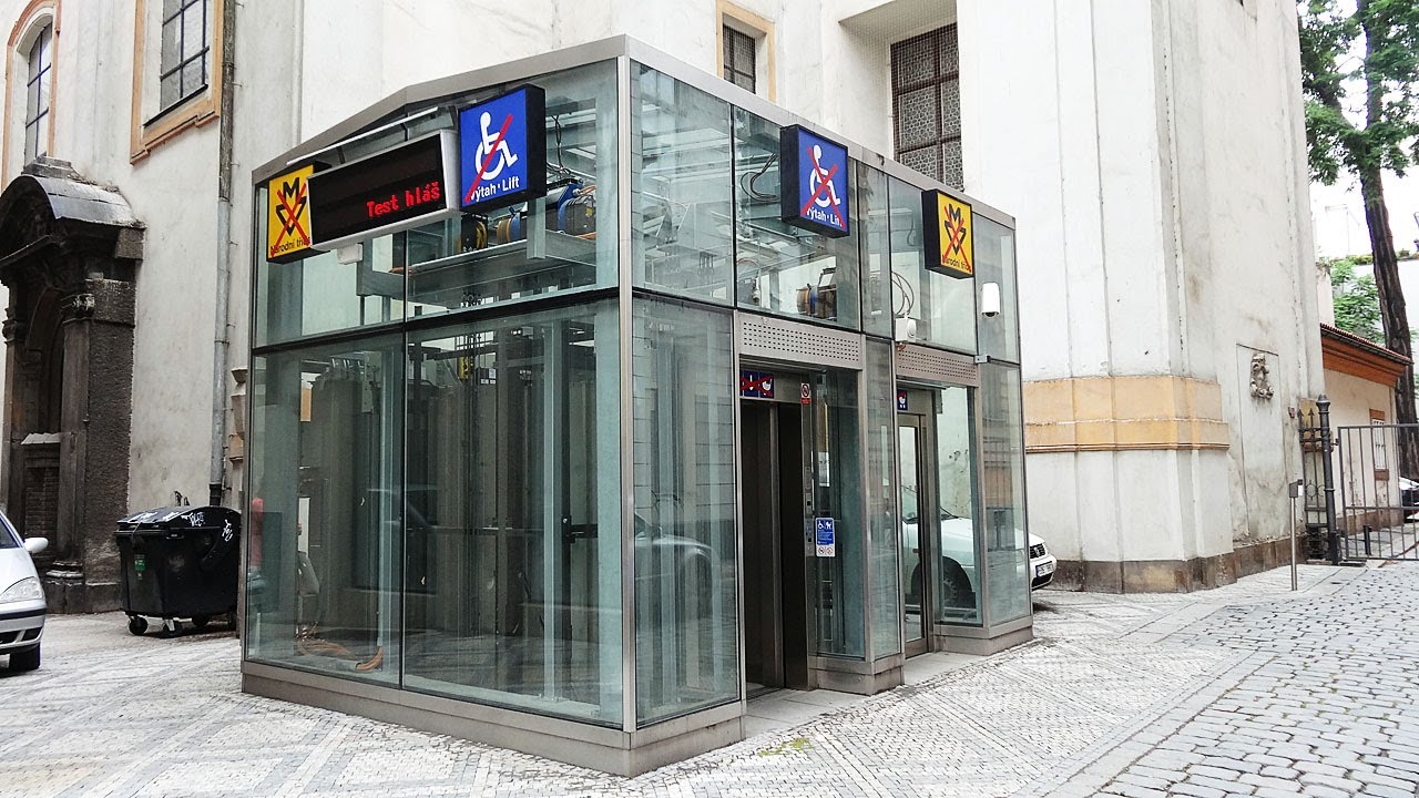 Jak jezdí výtah do stanice metra B - Národní třída