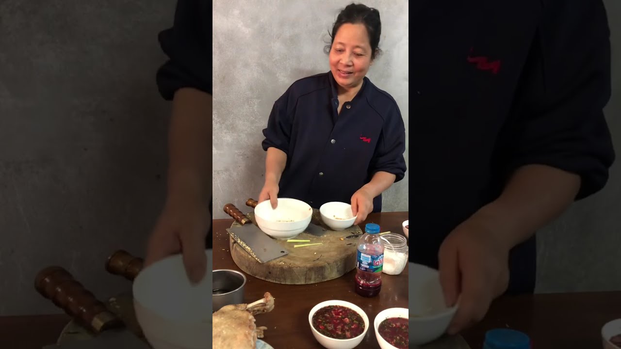 TIẾT CANH VỊT: món ăn không phải ai cũng dám ăn